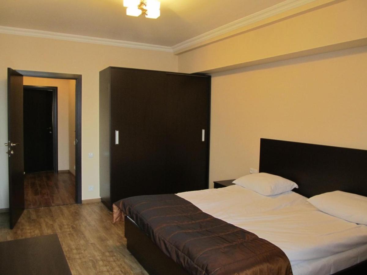 Yeznik Koghbatsi - Amiryan Crossroads 2 Bedroom Comfortable Apartment With Balcony Ko333 Jereván Kültér fotó